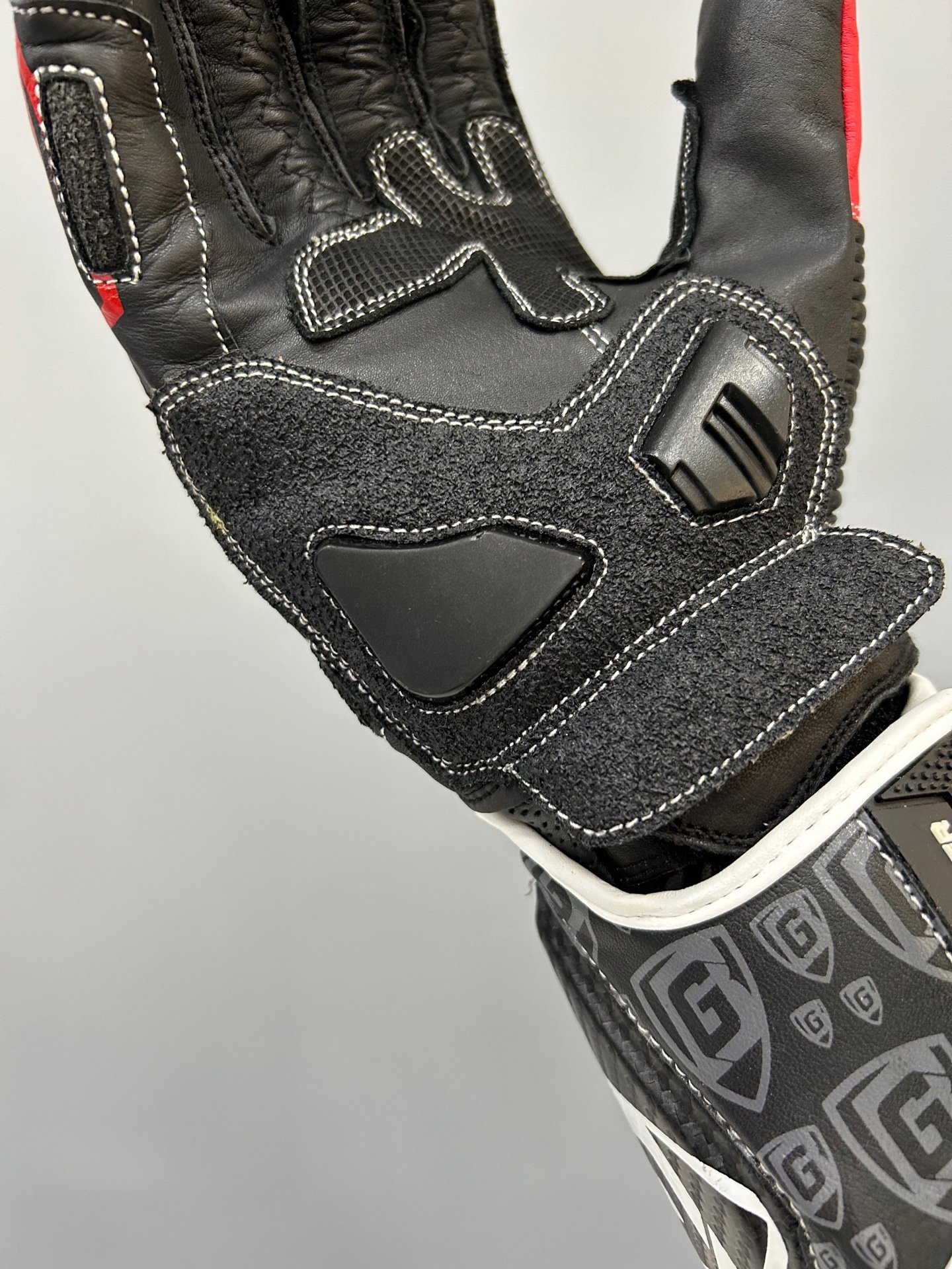 Мото перчатки Avenger Red